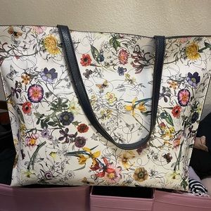 Woman large tote